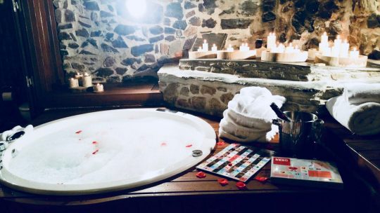 Juego-el-beso-spa-bañera-viaja-sin-salir-de-casa